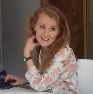 Dr Lisa Claire Whitten